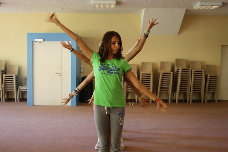 Village Camps International Summer Camp Leysin, Switzerland 2026-08-15 https://www.villagecamps.com/journals_admin/images/708-20-dance (19).jpg